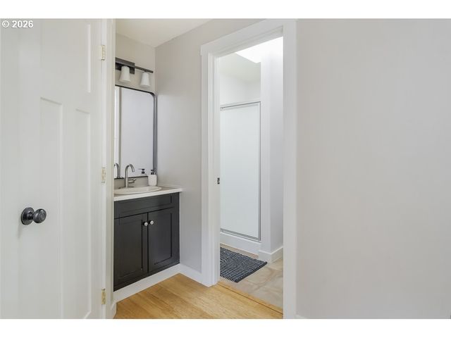 5110 Ne EMERSON Ct, Portland, OR 97218