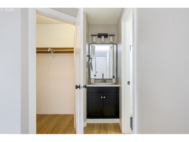 5110 Ne EMERSON Ct, Portland, OR 97218