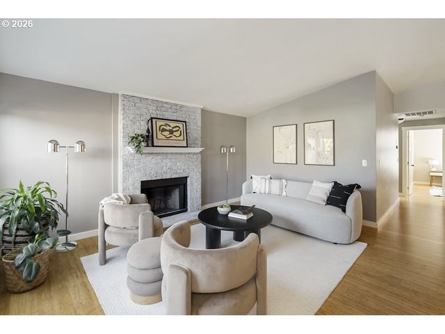 5110 Ne EMERSON Ct, Portland, OR 97218