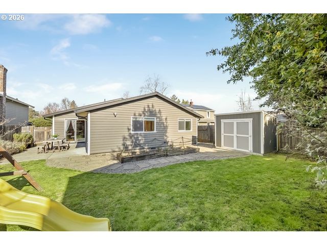 5110 Ne EMERSON Ct, Portland, OR 97218