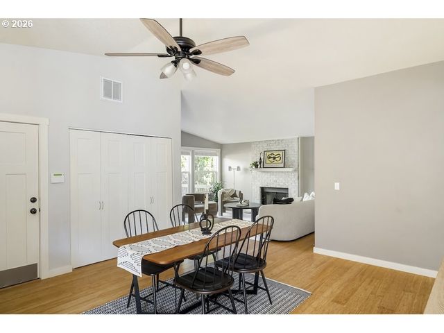 5110 Ne EMERSON Ct, Portland, OR 97218