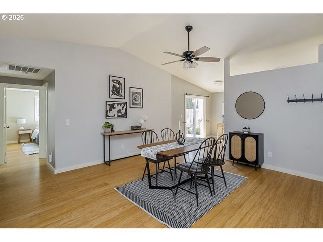 5110 Ne EMERSON Ct, Portland, OR 97218