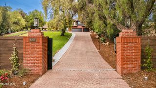 1201 La Granada Drive, Thousand Oaks, CA 91362