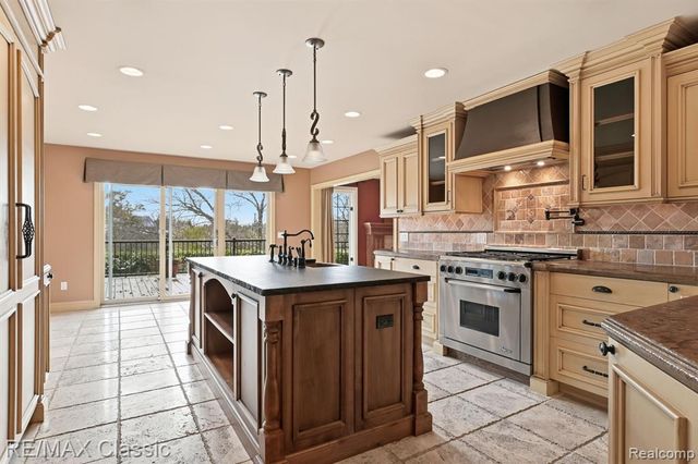 13507 Westbrook Road, Plymouth, MI 48170