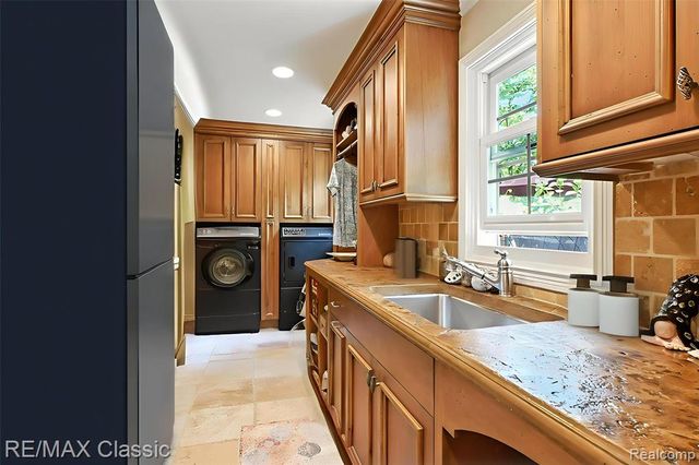 13507 Westbrook Road, Plymouth, MI 48170