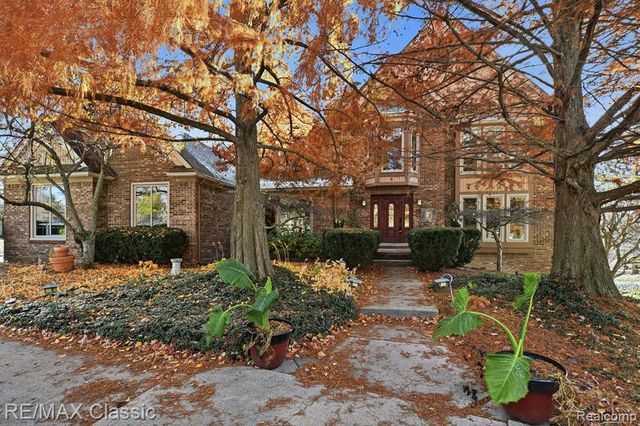 13507 Westbrook Road, Plymouth, MI 48170