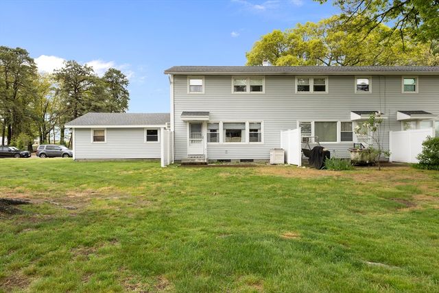 125 Lynwood Drive 6201D, Chicopee, MA 01022