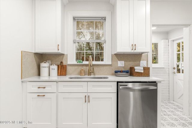 3943 GADSDEN Road, Jacksonville, FL 32207