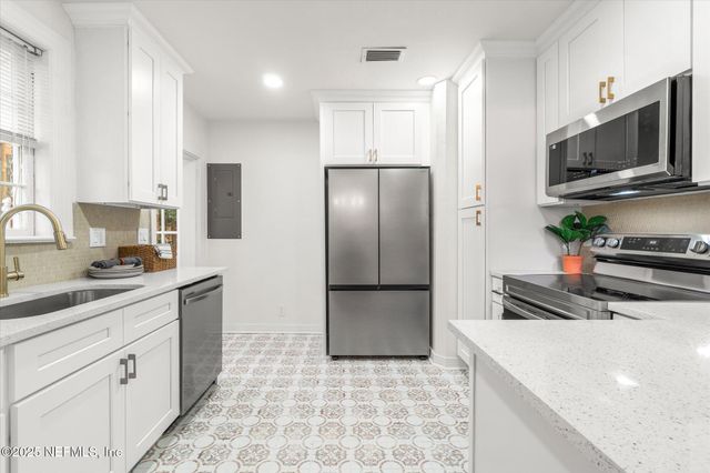 3943 GADSDEN Road, Jacksonville, FL 32207