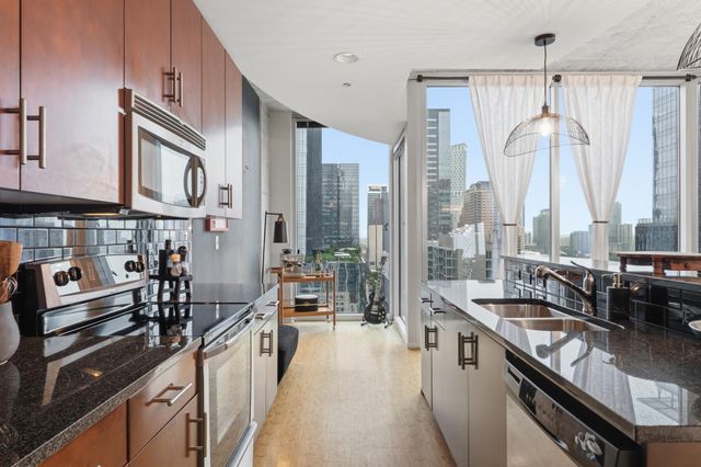 360 Nueces ST 2101, Austin, TX 78701