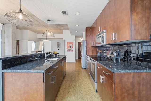 360 Nueces ST 2101, Austin, TX 78701