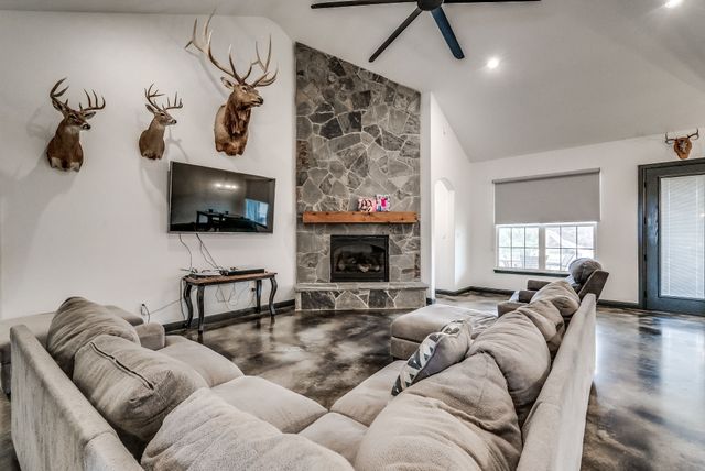 229 Gafford Street, Lipan, TX 76462