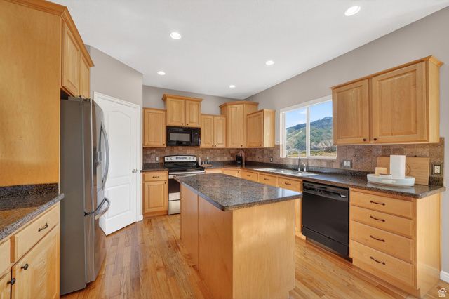 923 E ABSAROKA CT, Draper, UT 84020