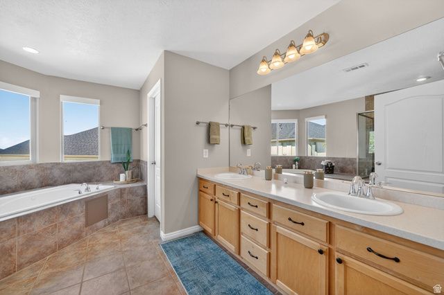 923 E ABSAROKA CT, Draper, UT 84020