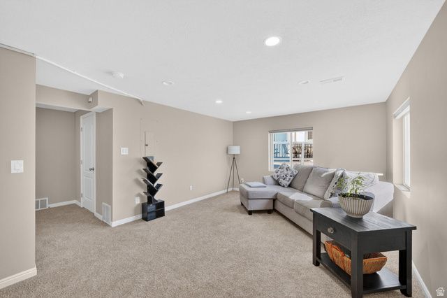 923 E ABSAROKA CT, Draper, UT 84020