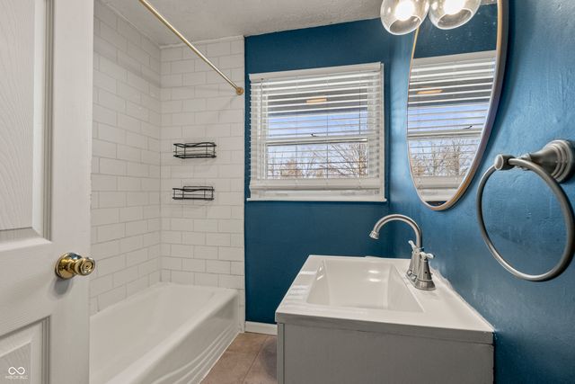 2551 E 68th Street, Indianapolis, IN 46220