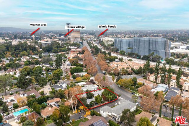 2924 W Riverside Drive, Burbank, CA 91505