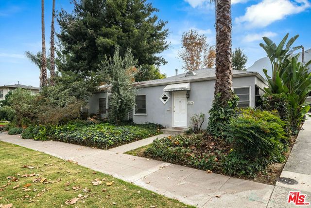 2924 W Riverside Drive, Burbank, CA 91505