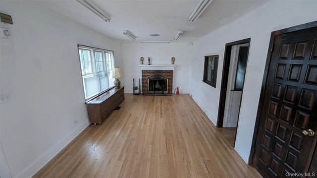 153 W Main Street, Kings Park, NY 11754