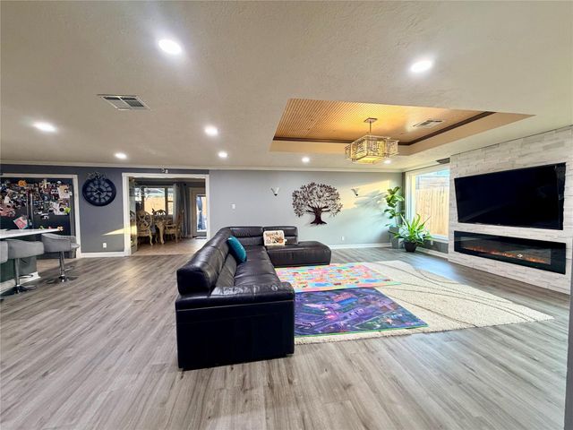 9770 Tappenbeck Drive, Houston, TX 77055