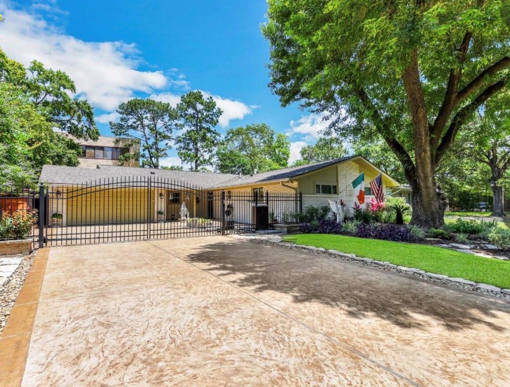 9770 Tappenbeck Drive, Houston, TX 77055