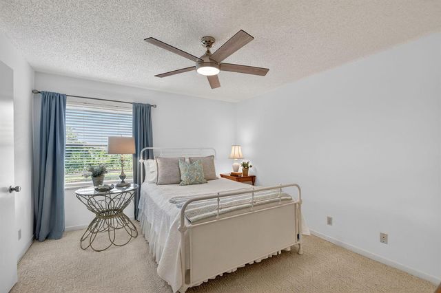 4542 Lucerne Lakes Boulevard E 202, Lake Worth, FL 33467