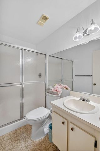 4542 Lucerne Lakes Boulevard E 202, Lake Worth, FL 33467