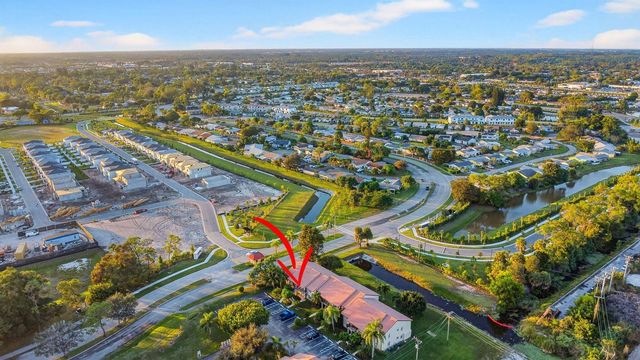 4542 Lucerne Lakes Boulevard E 202, Lake Worth, FL 33467