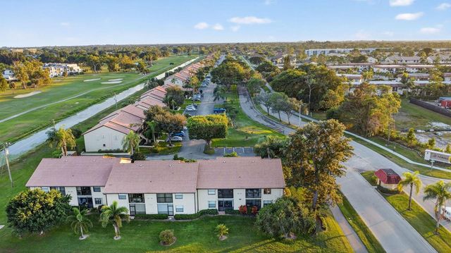 4542 Lucerne Lakes Boulevard E 202, Lake Worth, FL 33467