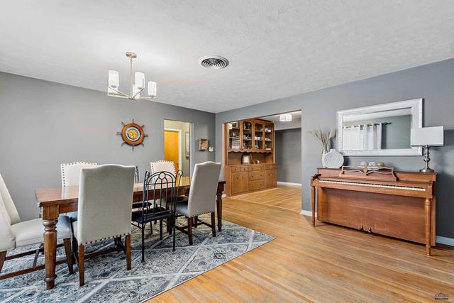231 PHILIP DR, Rapid City, SD 57702