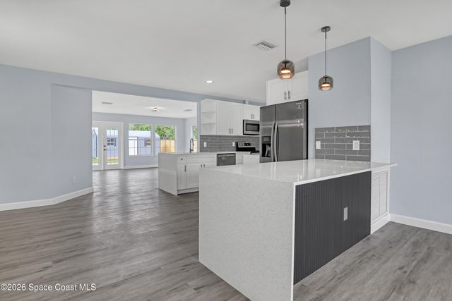 2010 Algeria Street NE, Palm Bay, FL 32905
