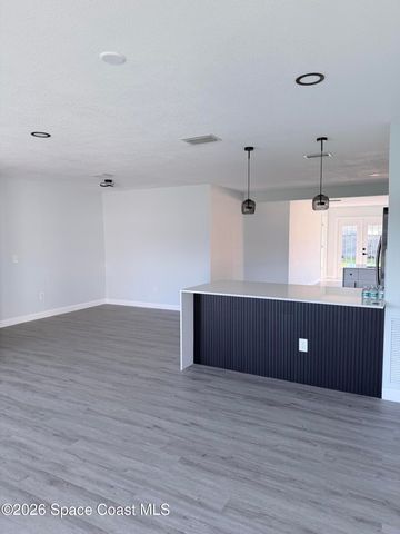 2010 Algeria Street NE, Palm Bay, FL 32905