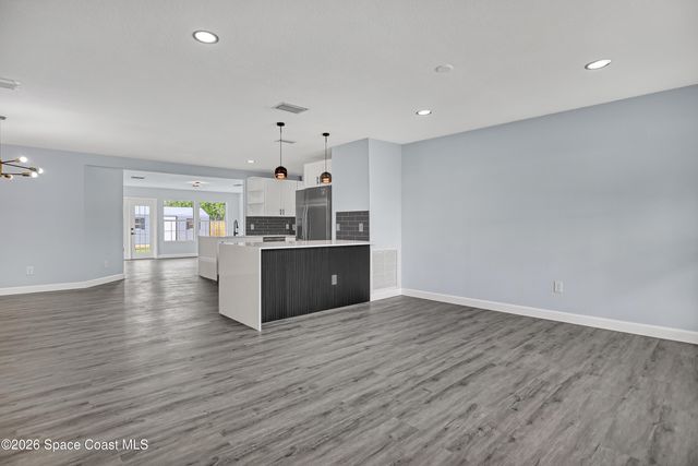 2010 Algeria Street NE, Palm Bay, FL 32905
