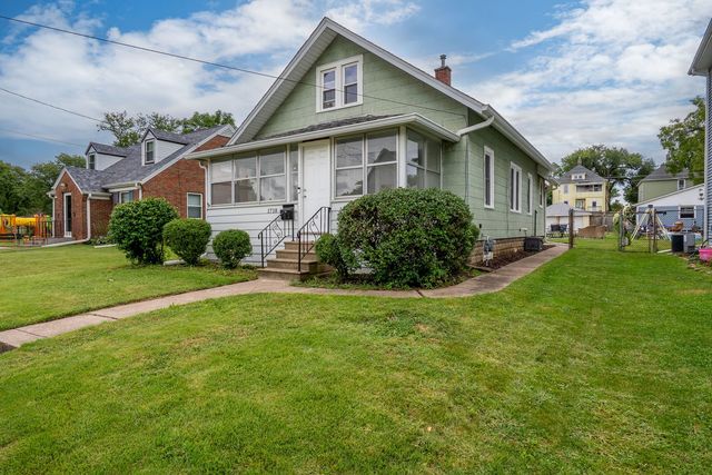 1718 13th Avenue, Moline, IL 61265