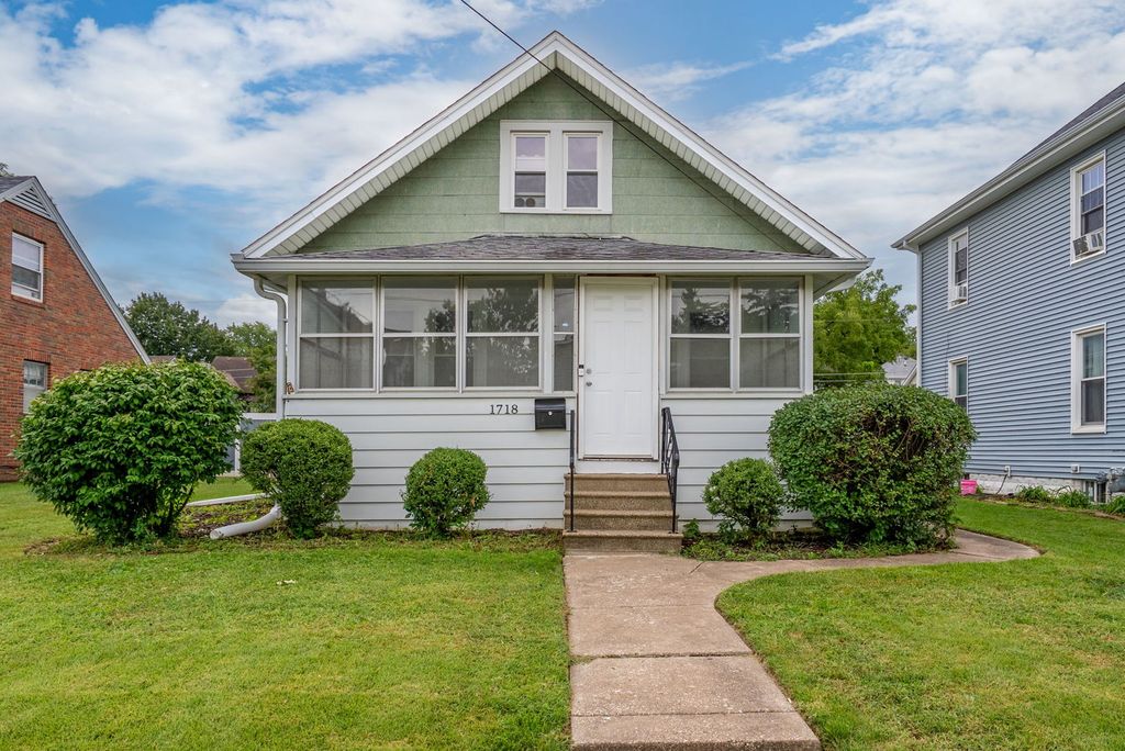 1718 13th Avenue, Moline, IL 61265