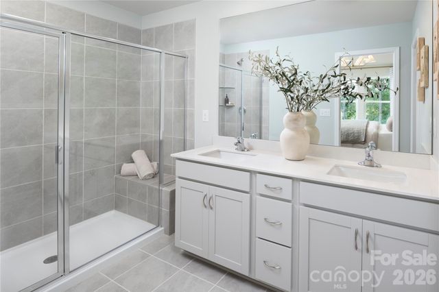 1335 Vibrant Road, Charlotte, NC 28215