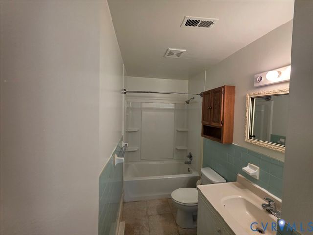 7967 Vaughan Dr, Mechanicsville, VA 23111