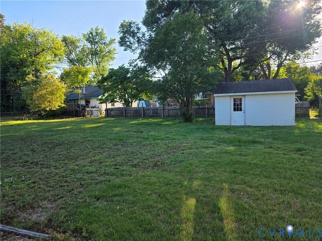 7967 Vaughan Dr, Mechanicsville, VA 23111