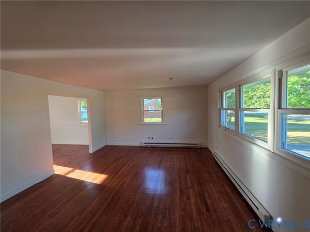 7967 Vaughan Dr, Mechanicsville, VA 23111