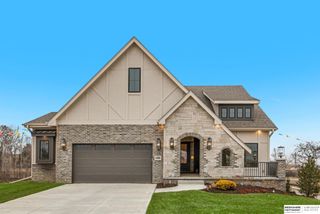 10306 Shepard Street, Papillion, NE 68046