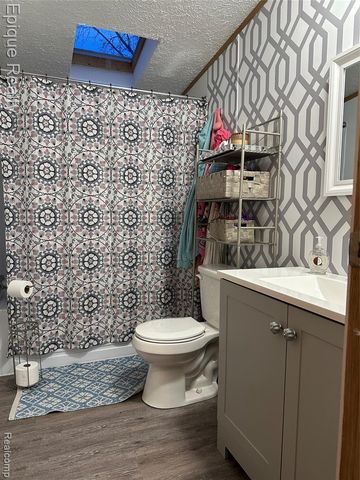 13 Fox Hound Court, Grand Blanc, MI 48439