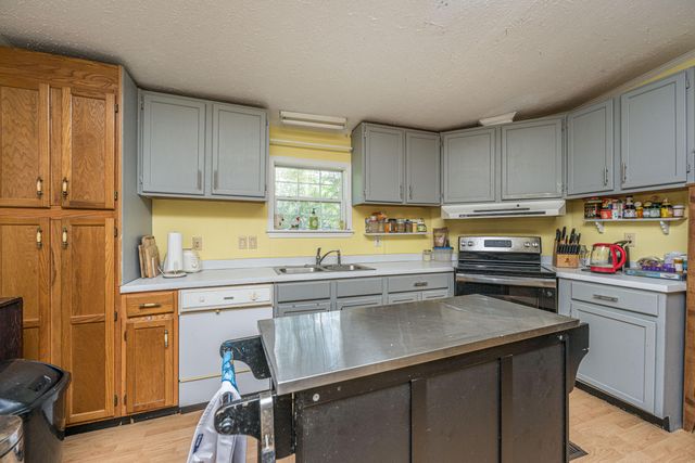 253 Winter Drive, Cottageville, SC 29435
