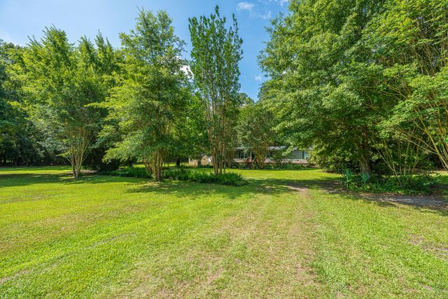 253 Winter Drive, Cottageville, SC 29435