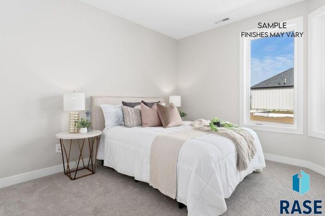 1768 N Otto Ave Avenue, Sioux Falls, SD 57110