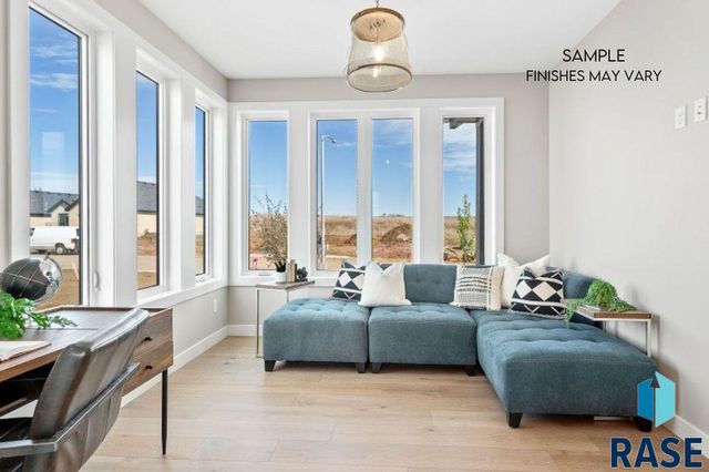 1768 N Otto Ave Avenue, Sioux Falls, SD 57110