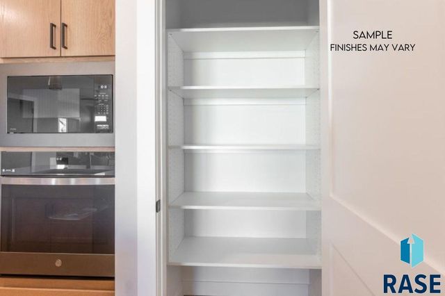 1768 N Otto Ave Avenue, Sioux Falls, SD 57110