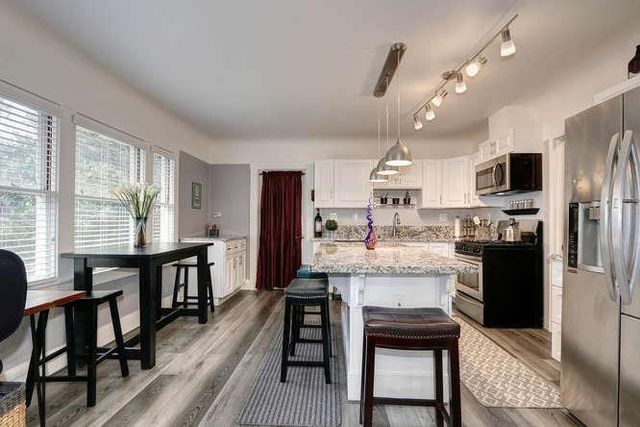 1412 V St, Sacramento, CA 95818