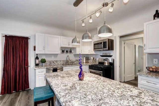 1412 V St, Sacramento, CA 95818