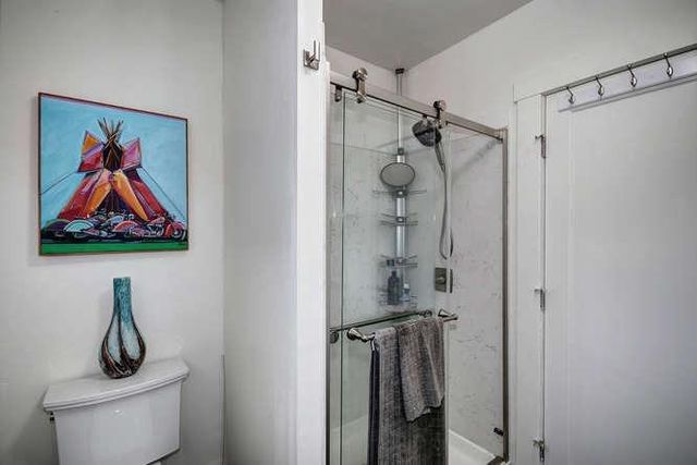 1412 V St, Sacramento, CA 95818