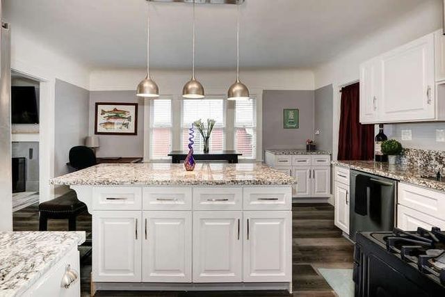 1412 V St, Sacramento, CA 95818